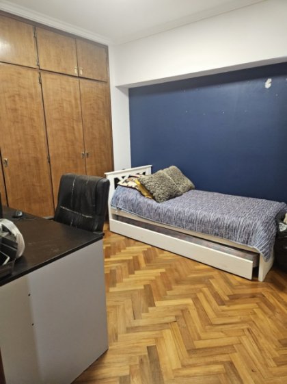 Piso de 5 Ambientes C/Cochera en el Centro de Castelar Norte