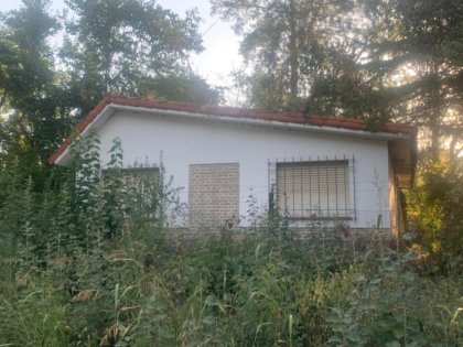 Vendemos Terrenos en PNLG (con escritura) C/ Inmueble para refaccionar o demoler.