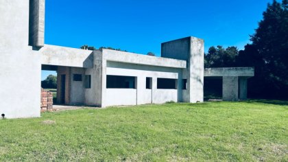 Oportunidad increíble, Casa quinta imponente y moderna a terminar.