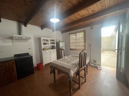 Casa en esquina con Quincho en Ascencion, Gral. Arenales (BA)