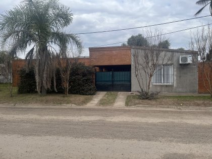 Casa en esquina con Quincho en Ascencion, Gral. Arenales (BA)