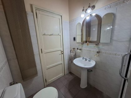 Casa Chalet c/ estilo de época - Doble Acceso, Pileta y Quincho Independiente.