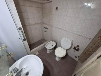 Casa Chalet c/ estilo de época - Doble Acceso, Pileta y Quincho Independiente.